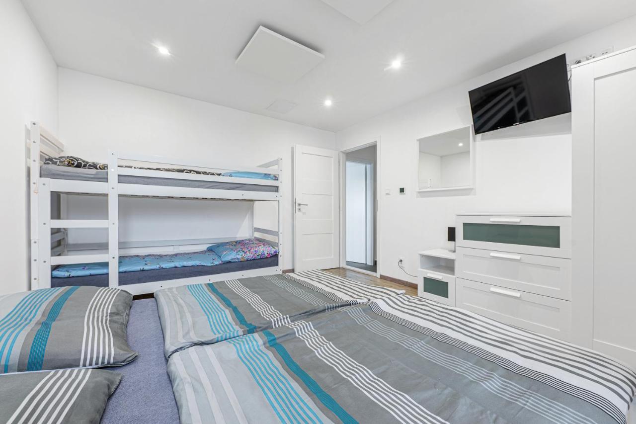 Wellness Villa Klinovec Views โลชนา โปด กลิโนฟเซม ภายนอก รูปภาพ